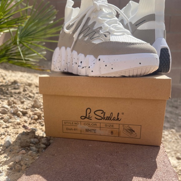 Trendy Chunky Sneakers 👟 - Picture 3 of 5